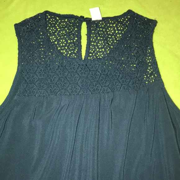 Blue top - Picture 2 of 5